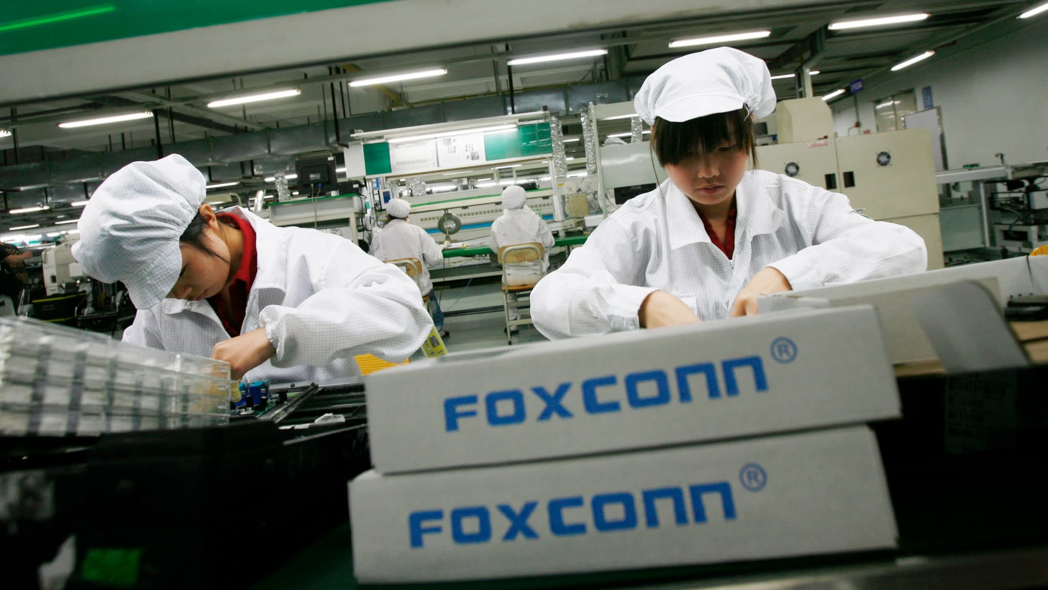 foxconn-buys-equipment-from-apple-to-expand-in-india