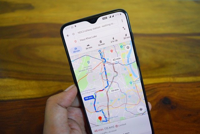 google-maps-now-allows-users-draw-update-missing-roads