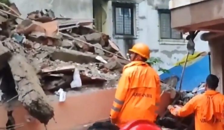 Navi Mumbai 3 storey building collapses
